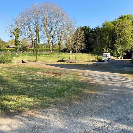 Au Semesterbostad Ernée